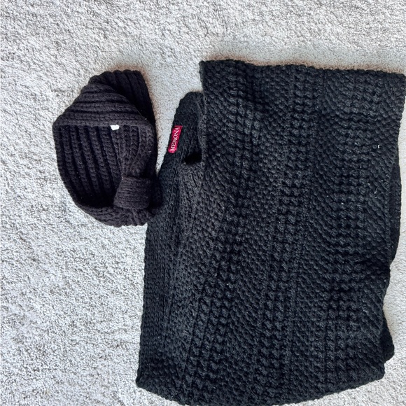 Merona Black Knit Scarf and Hat Set - Picture 1 of 1